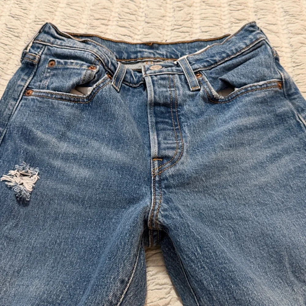 Levi's 501 S distressed blue jeans-EUC